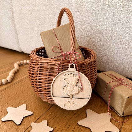 Mikulášský košík se jménem Woodify