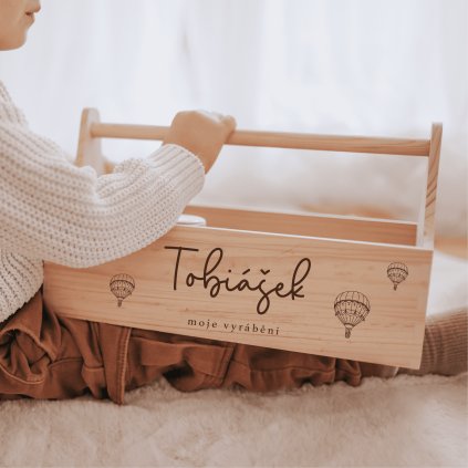 Dřevěný organizér se jménem na přání