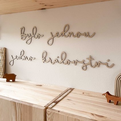 Dřevěný nápis Woodify Království