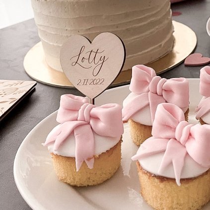Malý dřevěný zápich do Cupcake Woodify Baby Shower