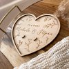 Dřevěný svatební tácek na prstýnky Woodify Srdce
