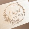 Dřevěný vzpomínkový box se jménem Woodify Wreath