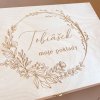 Dřevěný vzpomínkový box se jménem Woodify Wreath