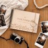 Dřevěné dětské fotoalbum Woodify Louka