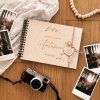 Dřevěné svatební album s textem na přání