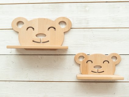 Zkrášlete dětský pokoj s poličkou v designu medvídka. Je vyrobena z bukového dřeva, kvalitu je vidět hned na první pohled.