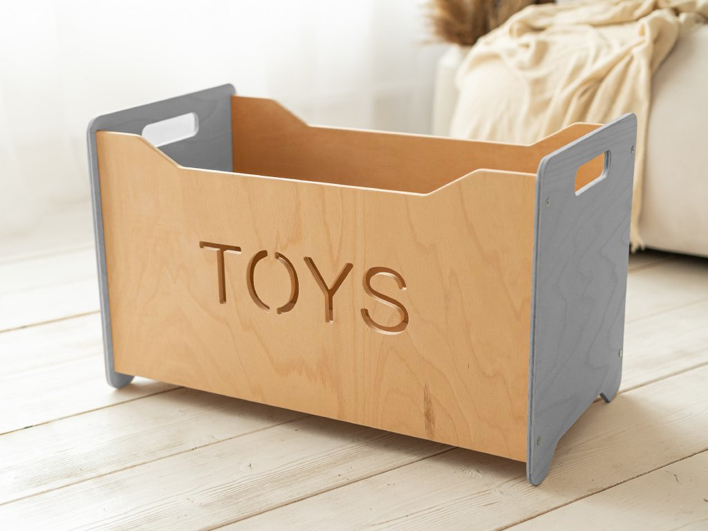 Levně Woodisio Box na hračky TONI Barva: Šedá - transparentní lak, Variant: Maxi