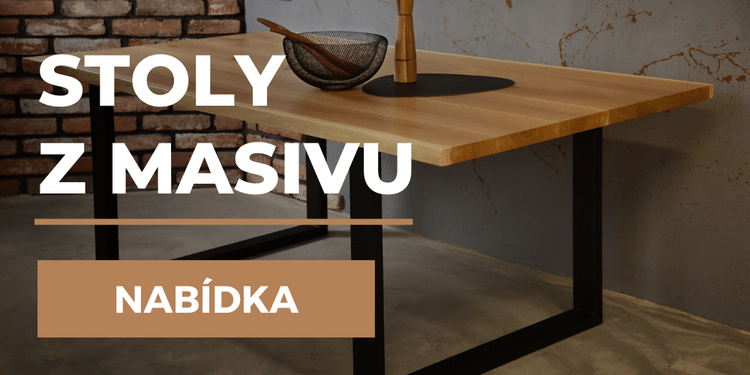 Stoly z masivu od Woodkinga