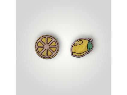 Dřevěné náušnice Citron – jeden celý citron a jeden v řezu, veselý ovocný motiv | WoodLab