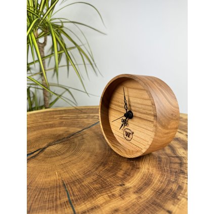 Dřevěné stolní hodiny Juana