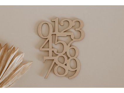 Dřevěná dekorace s čísly