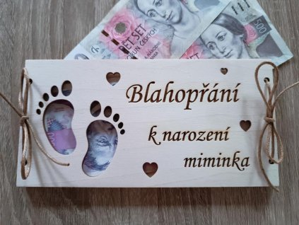 Dřevěná obálka na finanční hotovost k narození miminka