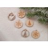 Dřevěné gravírované a vyřezávané ozdoby na stromeček - 6 ks