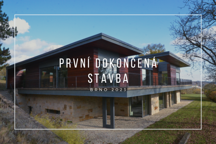 První realizace firmy na Brněnské přehradě: Dokonalá obnova fasády kanadského cedru a terasy z bangkirai