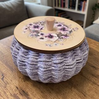 L’intreccio è uno dei modi più semplici per creare il proprio cestino! 🧺✨ È veloce e perfetto anche per chi è alle prime...