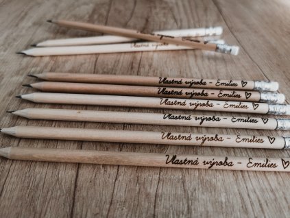 ceruzky s gravírovaným textom woodygoody