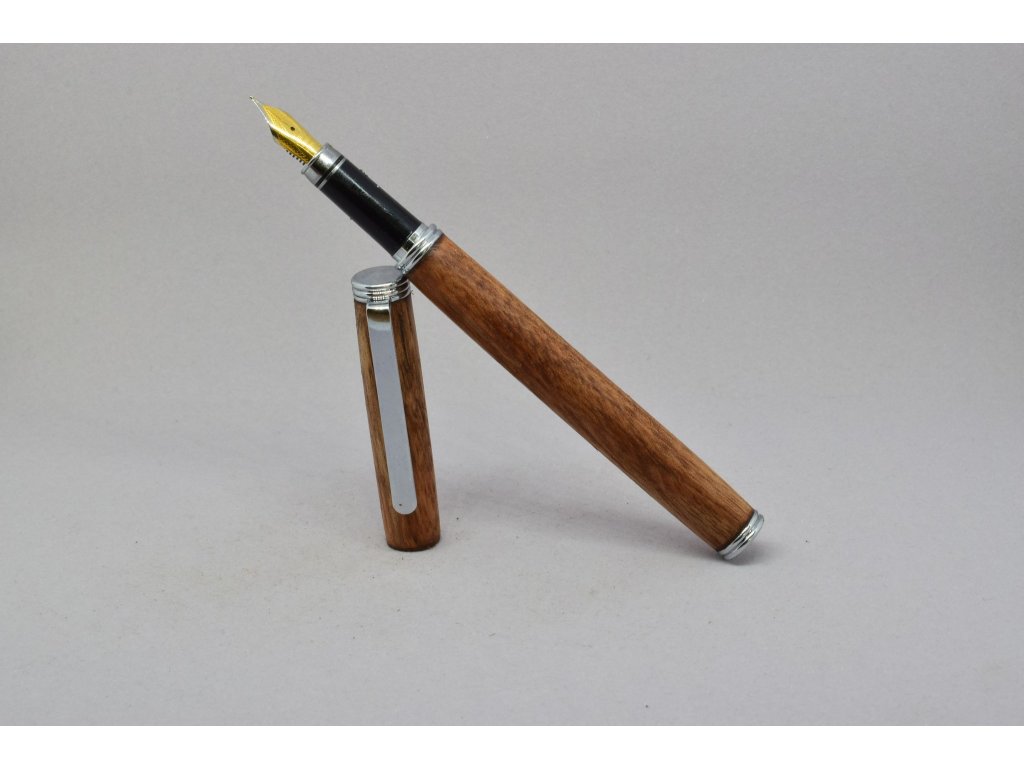 Dřevěné plnící pero - ořech 10
