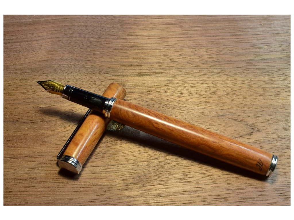 Dřevěné plnící pero - Australské dřevo 02