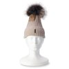 dámská zimní čepice s bambulí