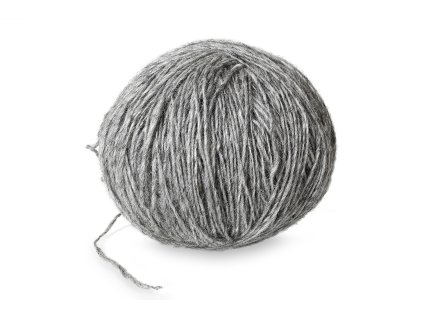 vlněná příze v přadenech, světle šedá 4