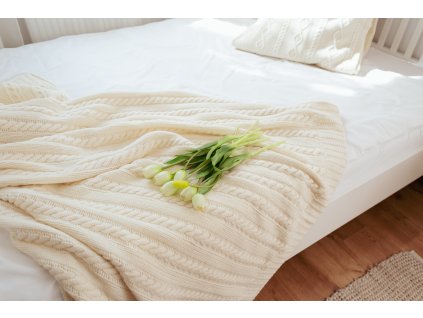 pletená vlněná deka