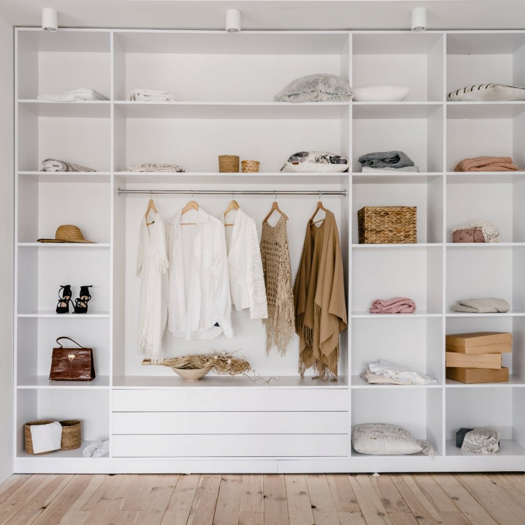 Vestavěné skříně na míru