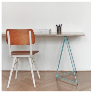 D stolové nohy a podnože