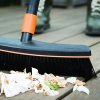 Fiskars QuikFit koště na terasy, 38cm (1001416)