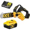 Aku prořezávací pila DeWALT DCMPS520P1 s 20cm lištou a baterií 18V XR, ideální pro lehké a přesné řezání větví.