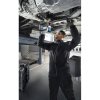 bosch gdx 18v-285 rázový utahovák 18v práce pod vozidlem v autoservisu při utahování šroubů na podvozku