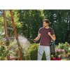 gardena comfort tlakový postřikovač 5 l – aplikace postřiku na rostliny v zahradě