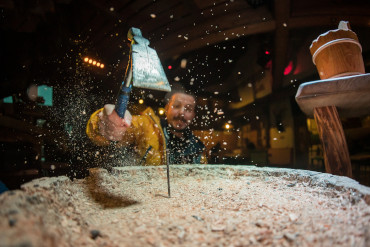 Jak zatlouci hřebík krok po kroku