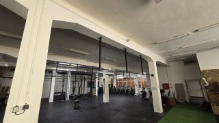 Montáž závěsných hrazd mezi sloupy. #production #workout #calisthenics #steel #stainlesssteel #workoutcore #czechrepublic...