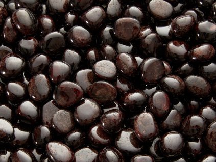 Tromlovane kameny Granat
