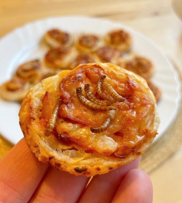 Pizza šneci s Křupavými červíky