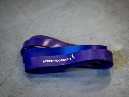 RESISTANCE BAND FIALOVÁ odporová guma na shyby střední silný odpor 50kg značky STREETWORKOUT.CZ