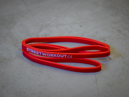 RESISTANCE BAND ČERVENÁ odporová guma slabý odpor 10kg značky STREETWORKOUT.cz