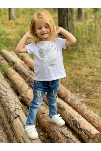 Guess - Dívčí tričko s krátkým rukávem "HEARTH" - bílé