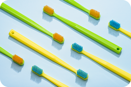 Jak často byste měli měnit zubní kartáček — a proč?