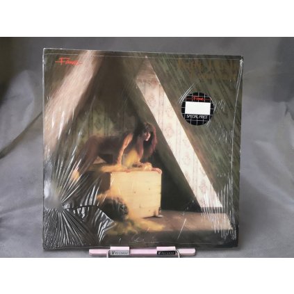 Kate Bush – Lionheart