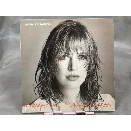 Marianne Faithfull – Dangerous Acquaintances