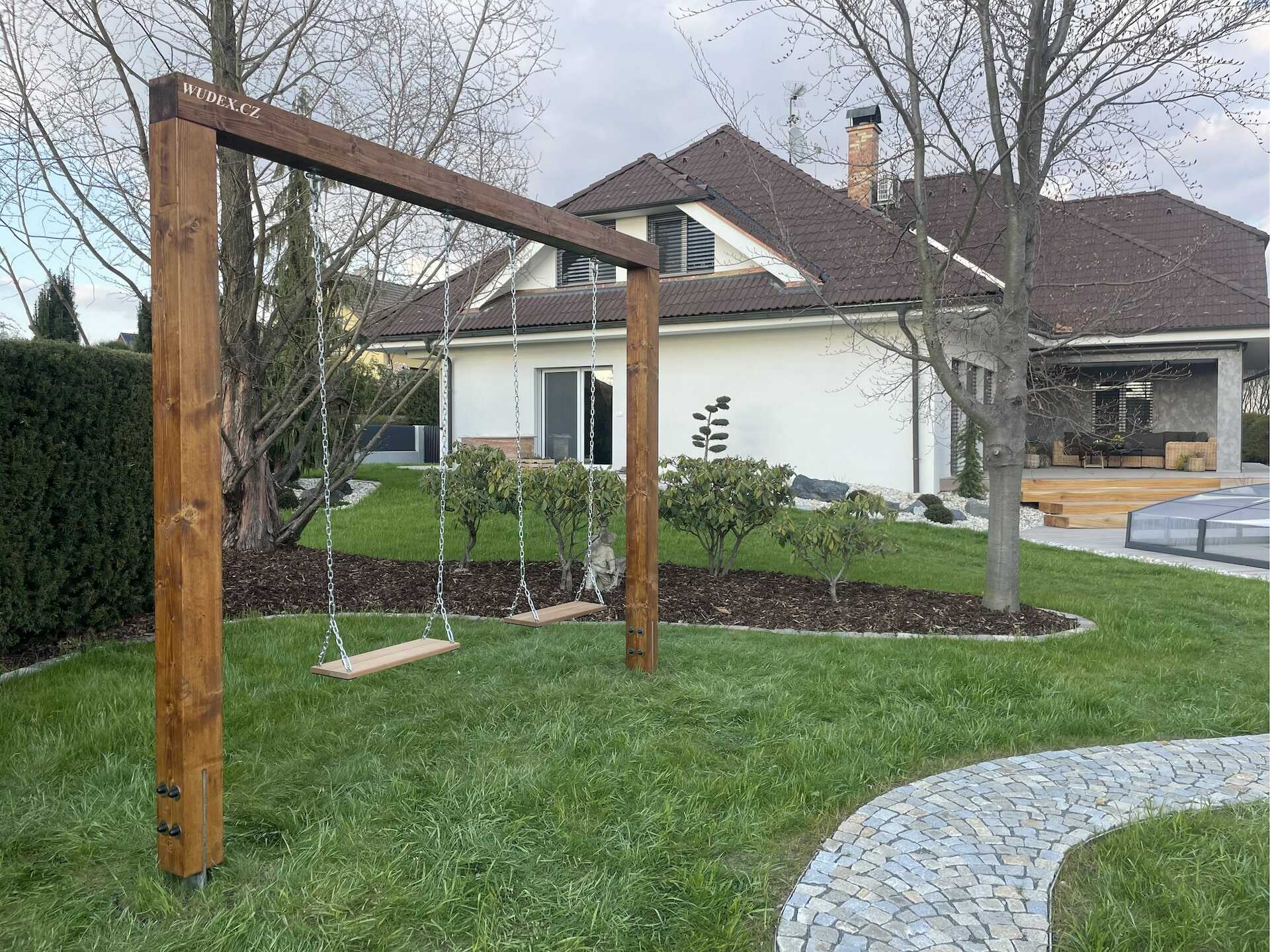 Ako vybrať záhradnú hojdačku