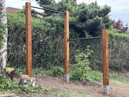 Dvojitá drevená hrazda​