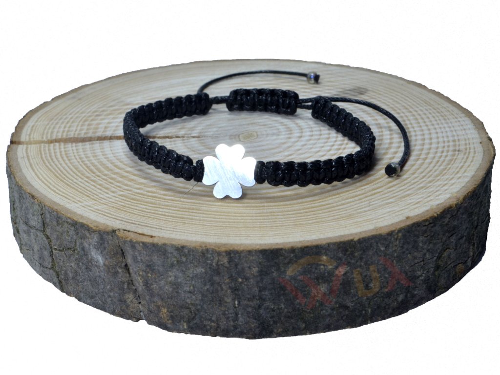 Macrame čtyřlístek