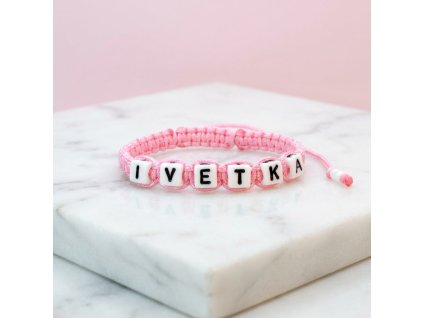 Macrame s textem růžový provázek žena 2