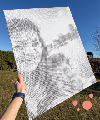 Wspomnienia, które zostają. 💛 Wspólne chwile, które warto zachować. Obraz kropkowany z własnego zdjęcia zamienia piękne...