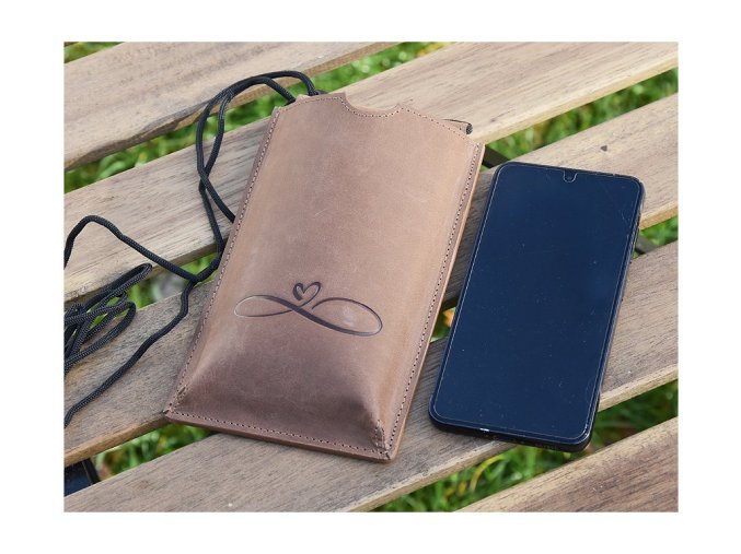 Torebka na telefon etui na ramie "Niekończąca się miłość" brązowa