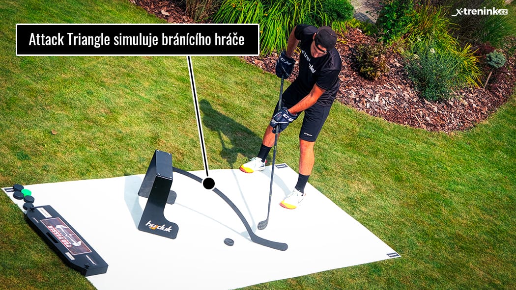 Trojnožka Attack Triangle během off ice tréninku na suchu