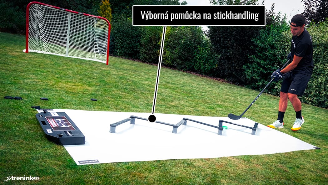 Stickhandling snake při tréninku