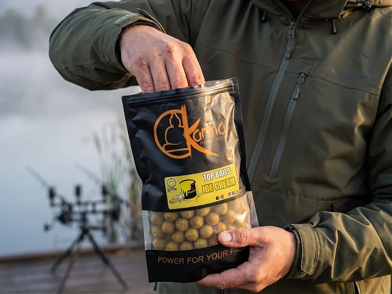 popis-boilies-v-dipe-karma-bait-joe-cream-20mm-250g